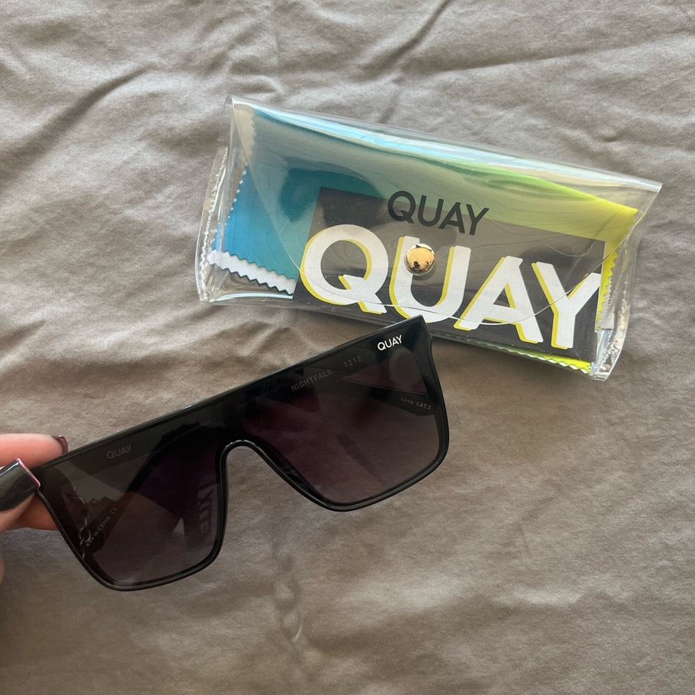 QUAY SUNGLASSES🕶✨